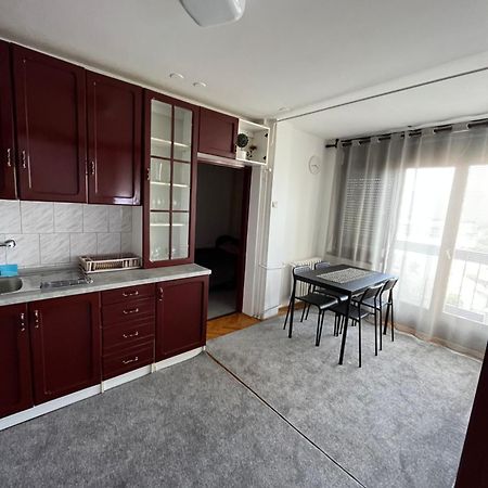 Devetka Apartamento Pirot Exterior foto