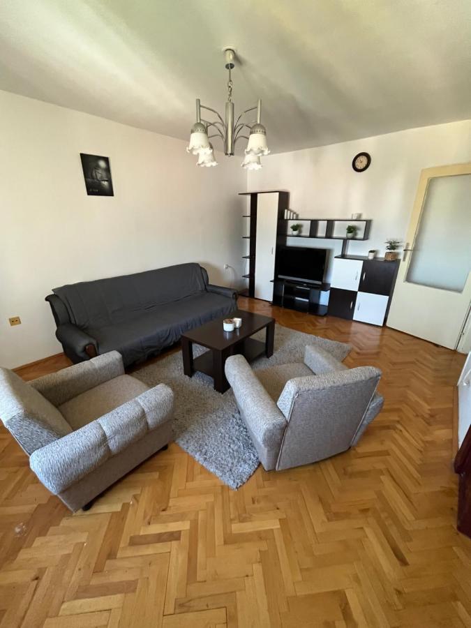 Devetka Apartamento Pirot Exterior foto